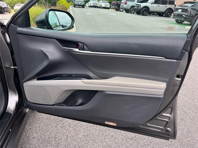Photo of 2018 Gray Toyota Camry