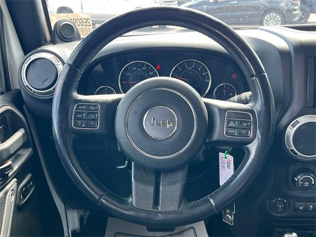 Photo of 2014 Bright White Clearcoat Jeep Wrangler Unlimited