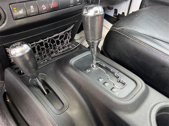 Photo of 2014 Bright White Clearcoat Jeep Wrangler Unlimited