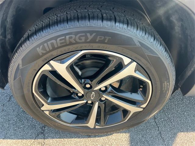 Photo of 2021 Summit White Chevrolet Trailblazer