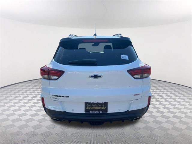 Photo of 2021 Summit White Chevrolet Trailblazer