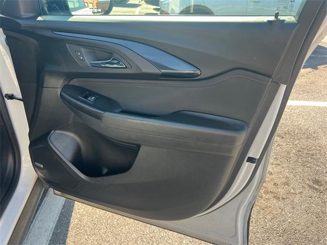Photo of 2021 Summit White Chevrolet Trailblazer