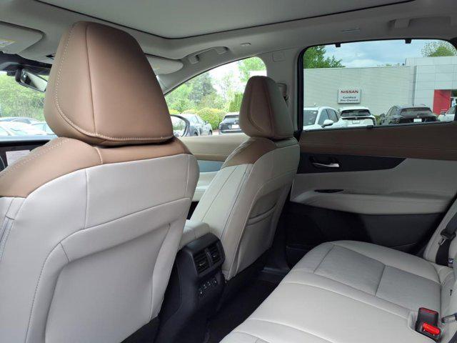 Photo of 2025 Super Black Nissan Murano