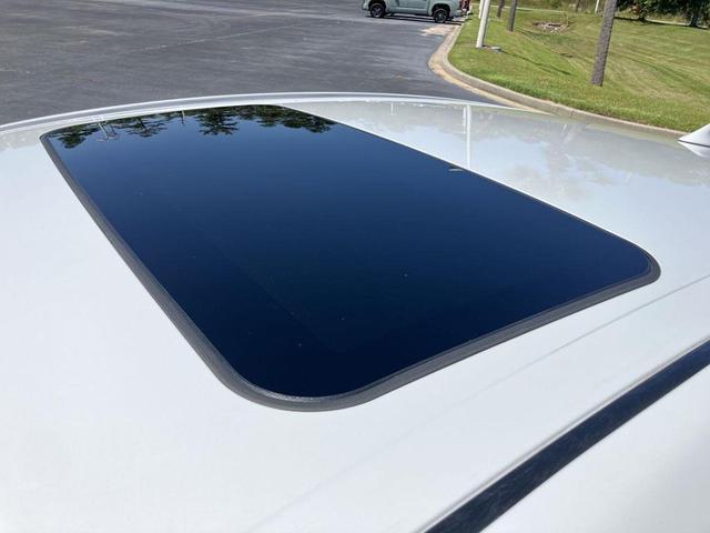 Photo of 2023 White (Ice Edge) Toyota Camry