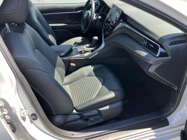 Photo of 2023 White (Ice Edge) Toyota Camry