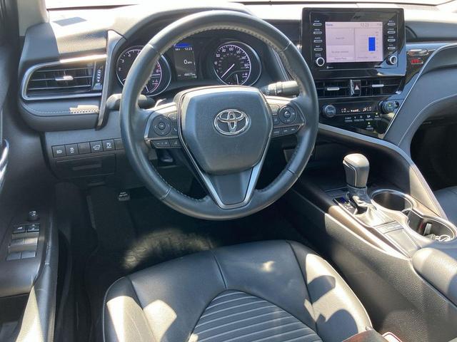Photo of 2023 White (Ice Edge) Toyota Camry
