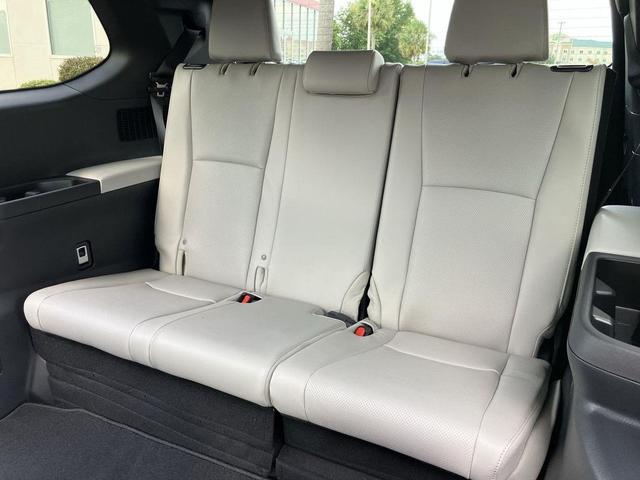 Photo of 2025 Cement Toyota Grand Highlander Hybrid
