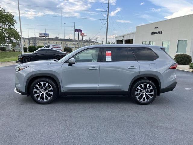 Photo of 2025 Cement Toyota Grand Highlander Hybrid