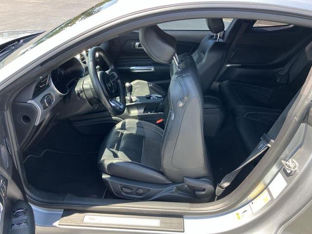 Photo of 2022 Silver (Iconic Silver Metallic) Ford Mustang