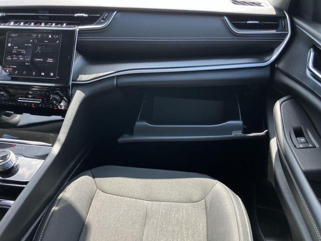 Photo of 2023 Gray (Baltic Gray Metallic Clearcoat) Jeep Grand Cherokee L