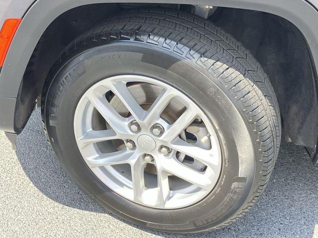 Photo of 2023 Gray (Baltic Gray Metallic Clearcoat) Jeep Grand Cherokee L