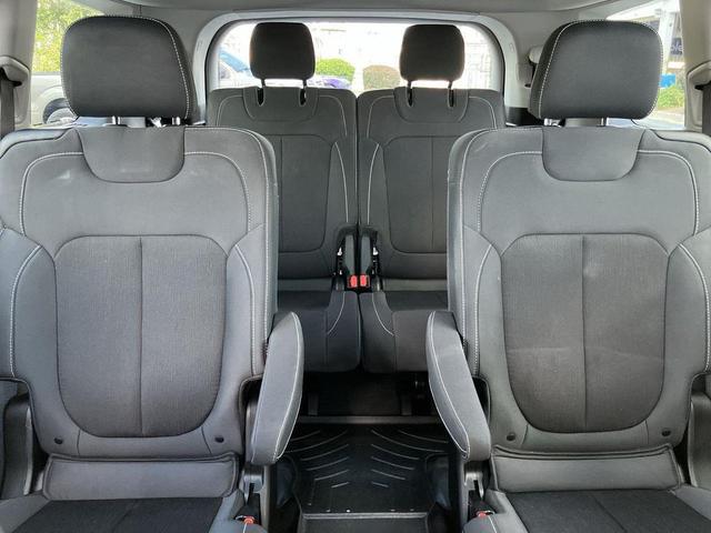 Photo of 2023 Gray (Baltic Gray Metallic Clearcoat) Jeep Grand Cherokee L