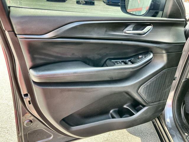 Photo of 2023 Gray (Baltic Gray Metallic Clearcoat) Jeep Grand Cherokee L