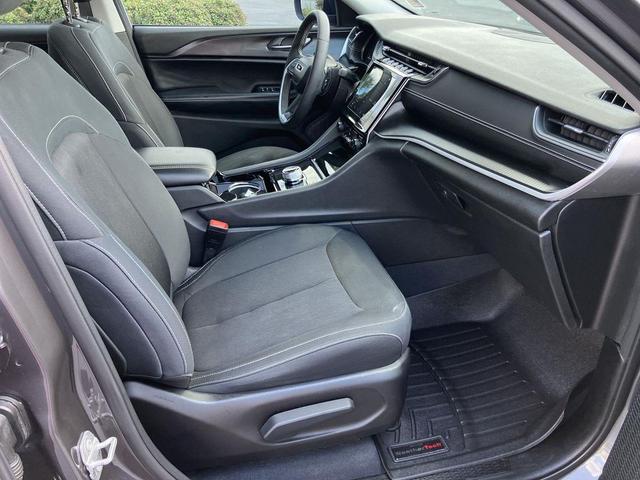 Photo of 2023 Gray (Baltic Gray Metallic Clearcoat) Jeep Grand Cherokee L