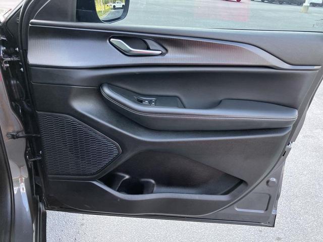 Photo of 2023 Gray (Baltic Gray Metallic Clearcoat) Jeep Grand Cherokee L