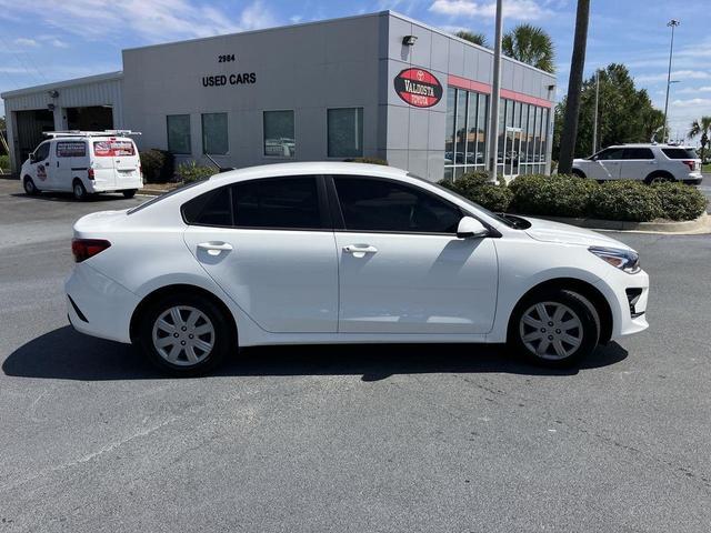 Photo of 2023 White (Clear White) Kia Rio