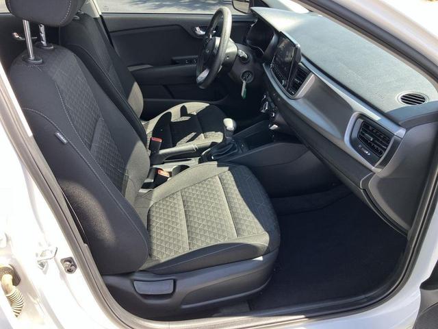 Photo of 2023 White (Clear White) Kia Rio