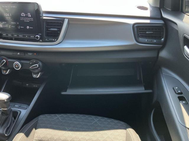 Photo of 2023 White (Clear White) Kia Rio