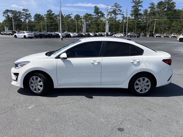 Photo of 2023 White (Clear White) Kia Rio