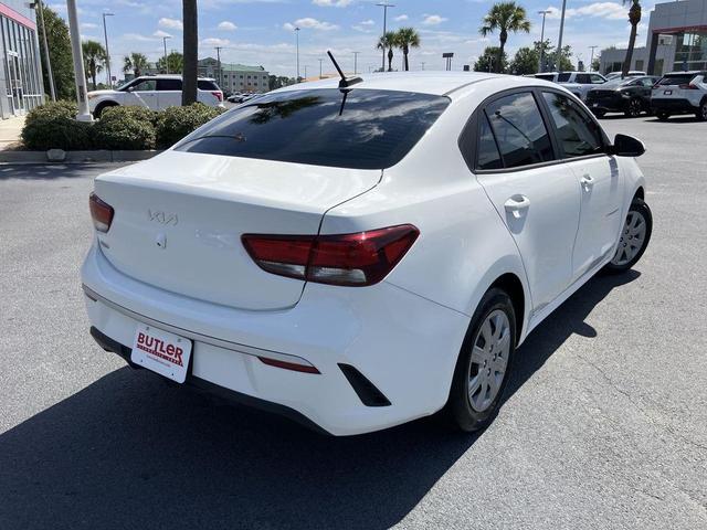 Photo of 2023 White (Clear White) Kia Rio