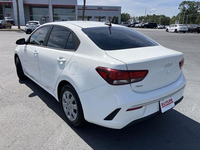 Photo of 2023 White (Clear White) Kia Rio