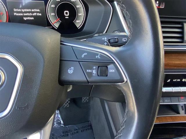 Photo of 2022 Mythos Black Metallic Audi Q5