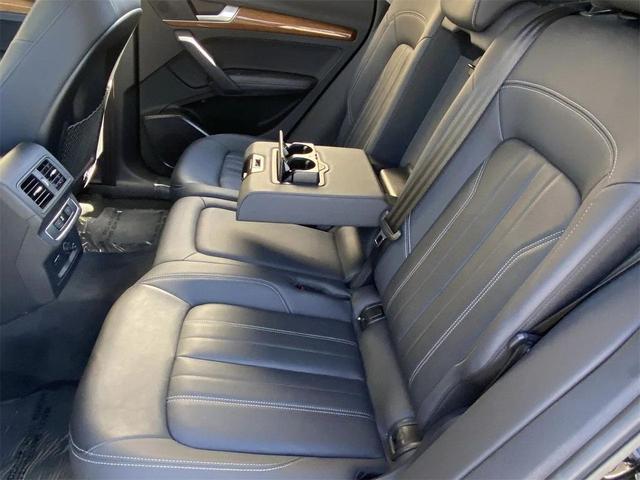 Photo of 2022 Mythos Black Metallic Audi Q5