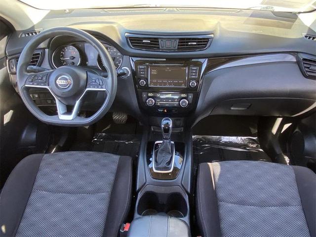 Photo of 2020 Pearl White Tricoat Nissan Rogue Sport