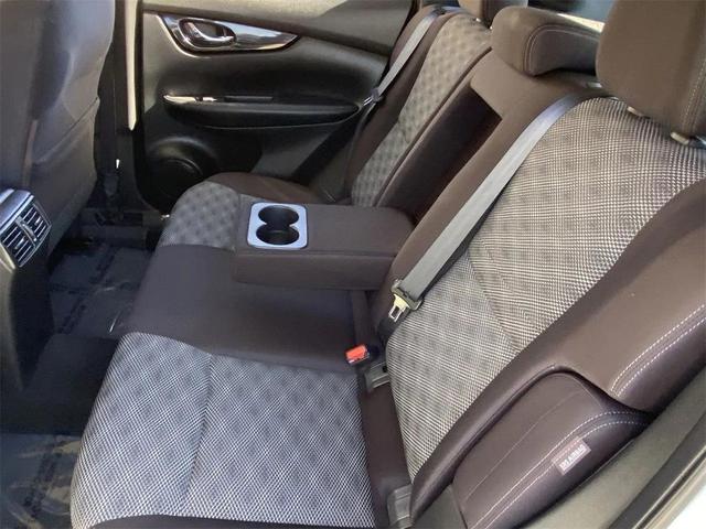 Photo of 2020 Pearl White Tricoat Nissan Rogue Sport