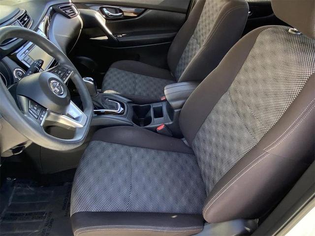 Photo of 2020 Pearl White Tricoat Nissan Rogue Sport
