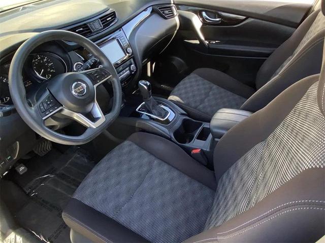Photo of 2020 Pearl White Tricoat Nissan Rogue Sport