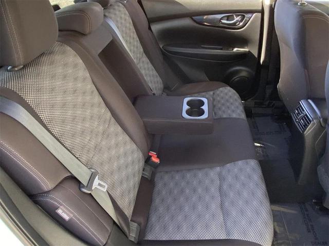 Photo of 2020 Pearl White Tricoat Nissan Rogue Sport