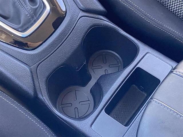 Photo of 2020 Pearl White Tricoat Nissan Rogue Sport