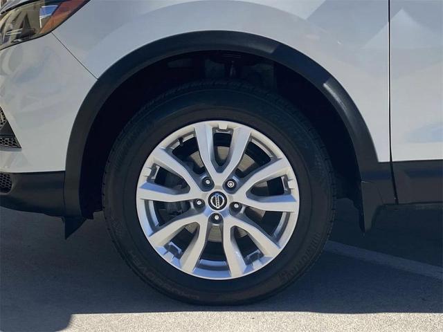 Photo of 2020 Pearl White Tricoat Nissan Rogue Sport