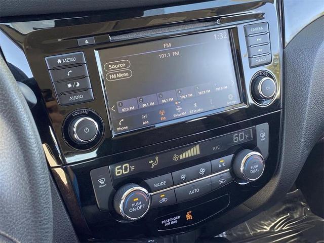 Photo of 2020 Pearl White Tricoat Nissan Rogue Sport