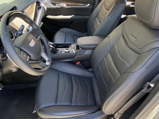 Photo of 2025 Argent Silver Metallic Cadillac XT6