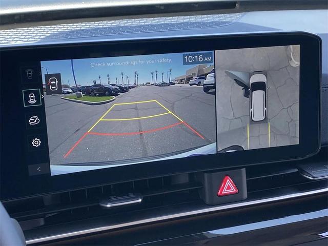 Photo of 2025 Ivory Silver Kia Carnival