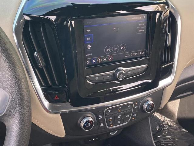 Photo of 2023 Summit White Chevrolet Traverse
