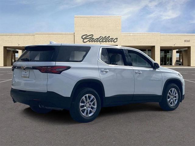 Photo of 2023 Summit White Chevrolet Traverse
