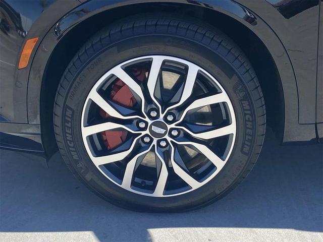 Photo of 2025 Stellar Black Metallic Cadillac XT6