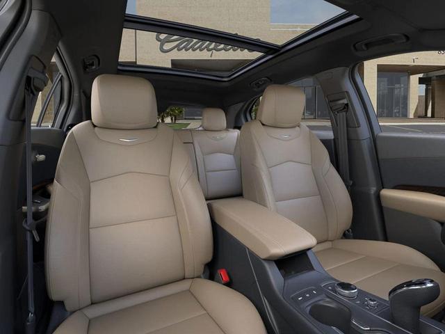 Photo of 2025 Crystal White Tricoat Cadillac XT4