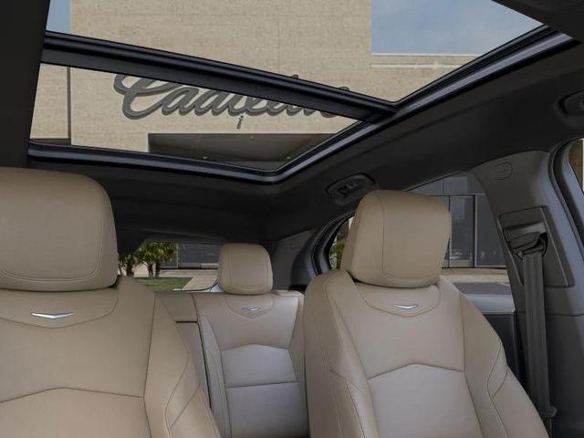 Photo of 2025 Crystal White Tricoat Cadillac XT4