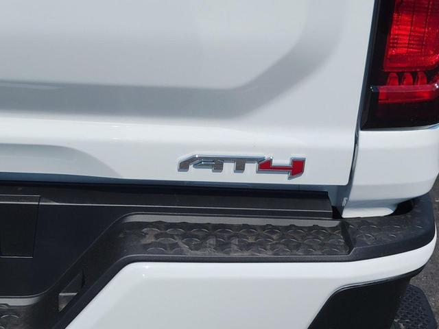 Photo of 2026 Summit White GMC Canyon