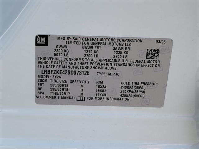 Photo of 2025 Summit White Buick Envision