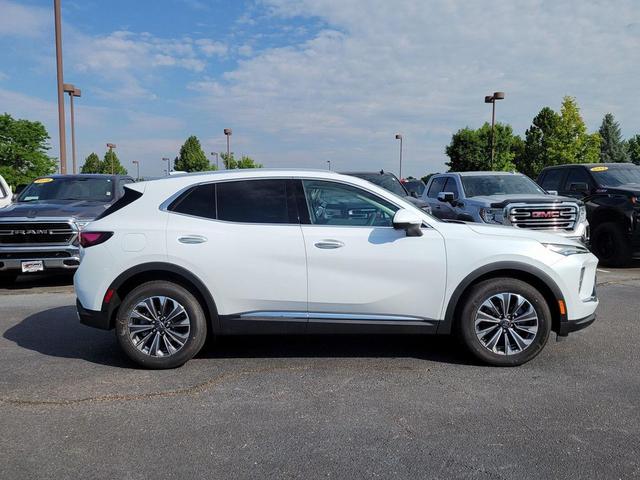 Photo of 2025 White Buick Envision