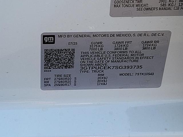 Photo of 2025 Summit White GMC Sierra 1500