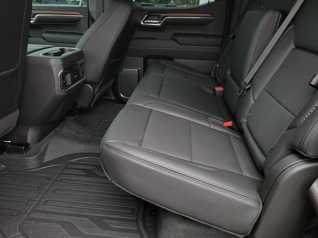 Photo of 2024 Onyx Black GMC Sierra 1500