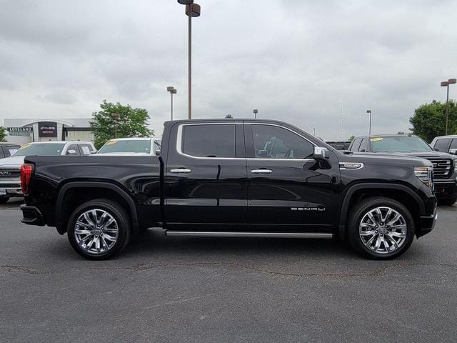 Photo of 2024 Onyx Black GMC Sierra 1500