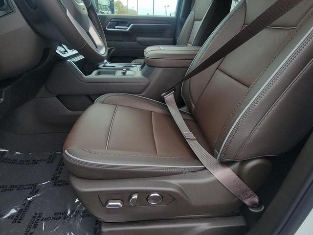 Photo of 2025 Summit White GMC Sierra 2500