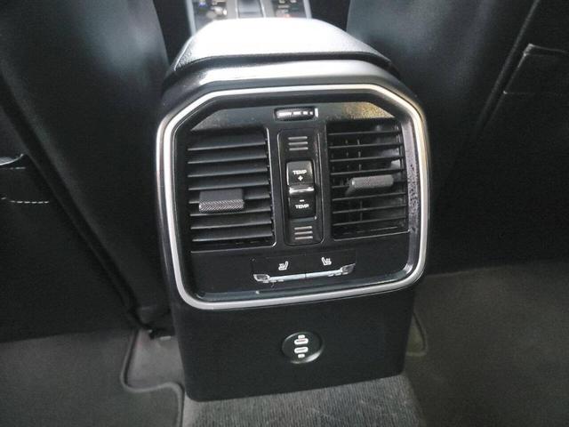 Photo of 2023 Gray Porsche Macan